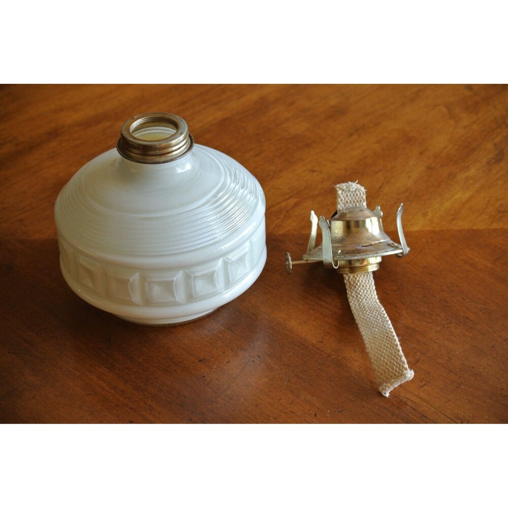 Lamp Light Farms Oil Hurricane Traditional Cream Base 5.75"Diameter Used Wick - Picture 9 of 11